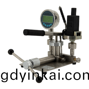 無(wu)線風壓監測儀(yi)檢驗(yan)檯